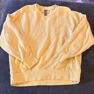 Women’s sweaty Betty crewneck. Size X large